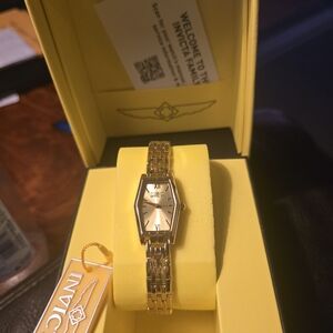 Invicta Gold Women's Watch with Elegant Bracelet